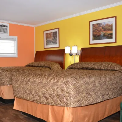Harmony Inn Hotels near Goderich Main Beach