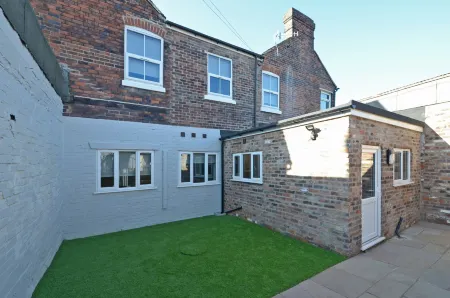 Townhouse Plus @ London Road Stoke Отели рядом с достопримечательностью «Трентам Гарденс»