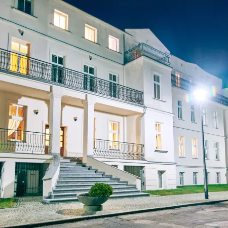 Jantar Hotel & Spa by Zdrojowa Отели рядом с достопримечательностью «Причал Колобжега»