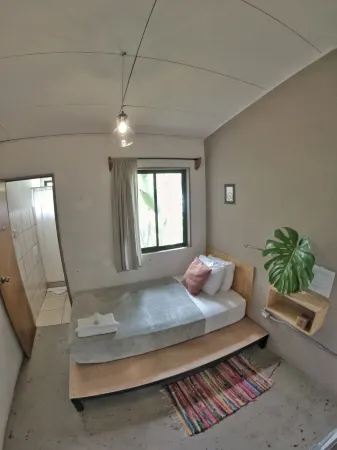 OutBox Inn Отели рядом с достопримечательностью «San Luis Waterfall»