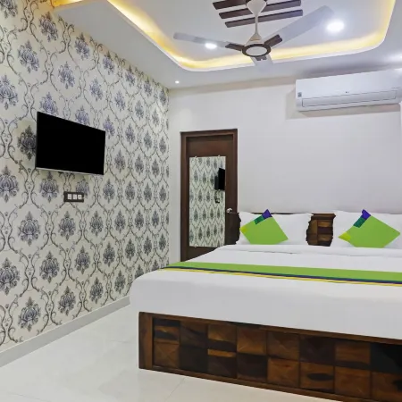Itsy Hotels J A Royal Suites Manikonda Отели рядом с достопримечательностью «Оушен Парк»