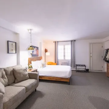 Innsbruck Inn at Stowe Hotels near Bingham Falls