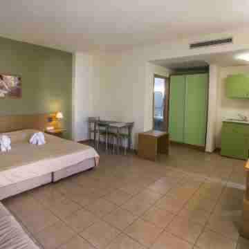 Athina Beach Hotel Rooms