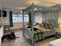 Traeth Rooms Hotels in Penbryn