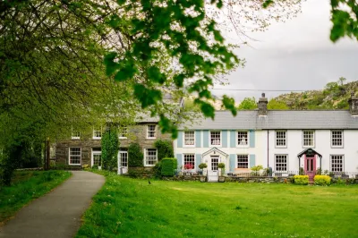 Ty Afon - River House فنادق في Beddgelert