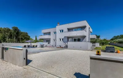 Villa D Pula 3-Bedrooms Luxury Accommodation
