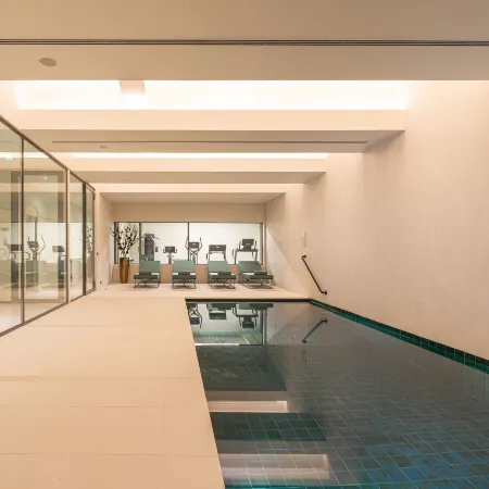 Luster Hotel