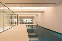 Luster Hotel - Pools