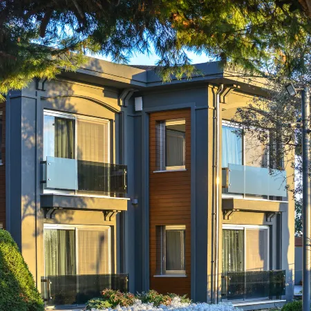 Denizatı Plus Hotel Отели рядом с достопримечательностью «Картал»