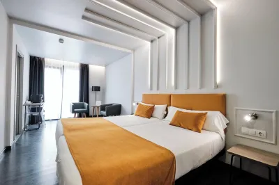 Hotel Lux Santiago Hotels near San Clemente Residence Hall