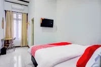 Hotel O Krakatau Near Universitas Muhammadiya Sumatra Utara ( Umsu ) Hotels in Medan Tembung