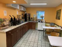Rodeway Inn Kissimmee Maingate West - Free Theme Park Shuttle - Bữa sáng