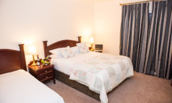 Devon Inn Hotel
