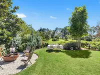 European-Inspired Country Home Walking Distance to Bundanoon Village Hotels in Bundanoon