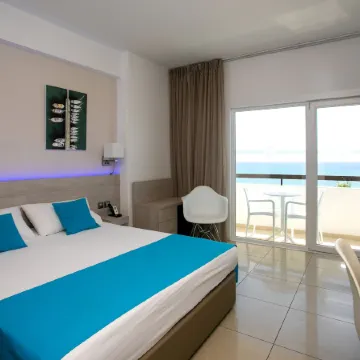 Les Palmiers Beach Boutique Hotel & Luxury Apartments