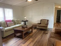 Beaufort -Close to Parris Island and Historic Downtown, New Renovation, Sleeps 8