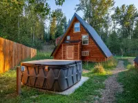 Glacier Nat'l Park A-frame w/ hot tub- Flattop Mountain A-Frame, GNP basecamp! Hotels in Coram
