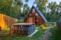 Glacier Nat'l Park A-frame w/ hot tub- Flattop Mountain A-Frame, GNP basecamp!