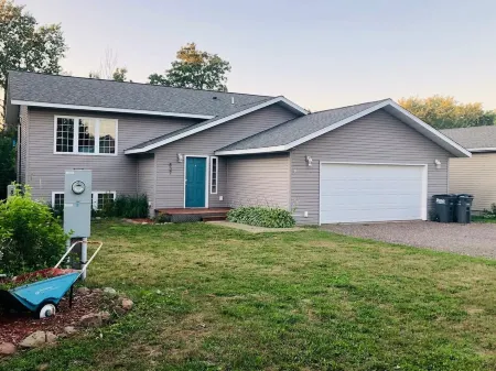 Kingsbury Creek Vacation Home Отели в г. Проктор