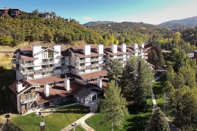 Mountain View and Outdoor Hot Tubs - Cozy Ski Retreat