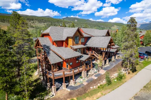 Luxurious Amenities and Scenic Views - Stunning Keystone Retreat