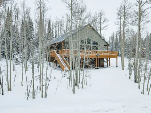 Hot Tub and Scenic Views - Exquisite Mountain Getaway