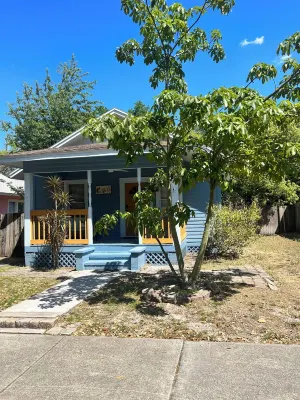 Relaxing 2-bedroom cottage in beautiful Sanford - 4 stjerner