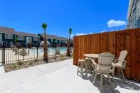 Luxurious Townhome and Comfortable Amenities - Inviting Coastal Retreat