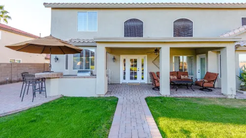 Heated Pool and Golf Course Views - Stunning Modern Retreat