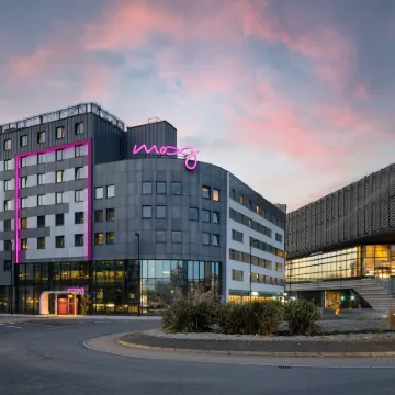 Moxy Southampton Hotels near Westgate