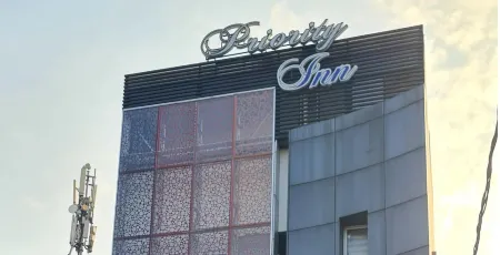 Priority Inn Отели рядом с достопримечательностью «Музей Батик Данар Хади»