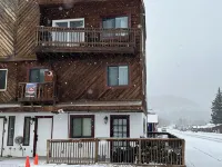 Breathtaking Views and Cozy Fireplace - Spacious Mountain Gem Hotels in Red River
