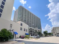 Exclusive Balcony and Resort Amenities - Delightful Ocean View