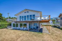 Private Beach Access and Stunning Ocean Views - Gorgeous Coastal Haven