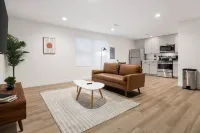 Trendy Getaway - High-Speed WiFi, Modern Design Hoteles en Municipio de Morton