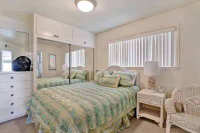 Beachfront Patio and Ocean Views - Charming Coastal Sanctuary