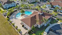 Resort-Style Pool and Fitness Center Await - Stunning Family Retreat Hôtels à : Citrus Ridge