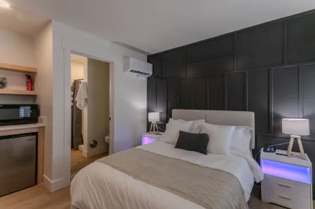 Convenient Location with Easy Access to Local Attractions - Cozy Retreat