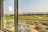 Spectacular Golf Course Views and Heated Pool - Luxurious Retreat