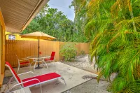 Luxurious Coastal Cottage with Outdoor Patio Hotels in Sanibel