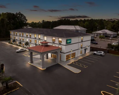 Quality Inn & Suites Biloxi - Ocean Springs Hotels in Latimer