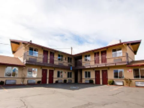 Quality Inn Bishop Near Mammoth Hotels in Bishop