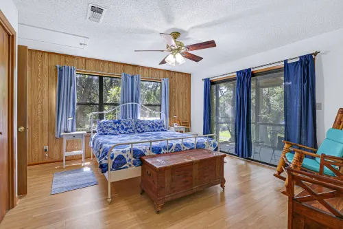 Scenic Outdoor Space and Starlit Evenings - Charming Hideaway Hotels in Wimberley