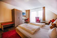 Landhotel Und Weingasthof Schwarzer Adler - Homestays