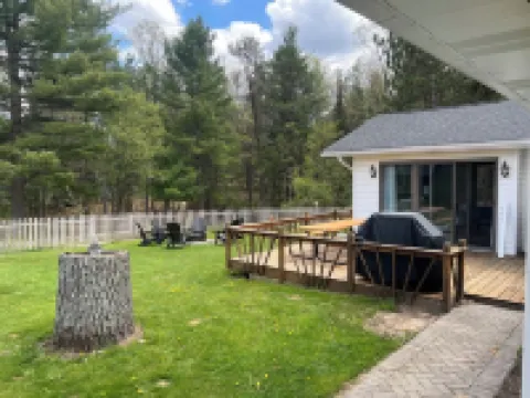 Easy access to ORV trails, trailer parking, fenced-in yard for Fido!