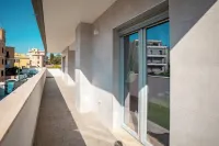 Twins Royal Suite - Condos