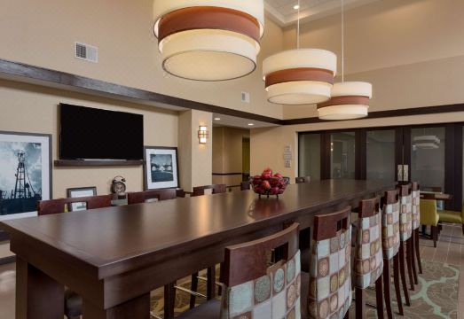 햄프턴 인 앤드 스위트 실내 수영장