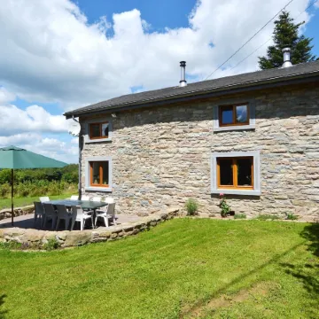Forest-Edge Stay, Burtonville