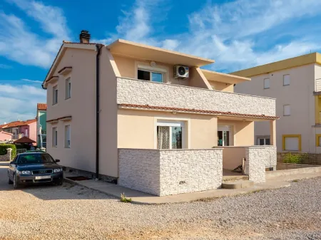 Apartment in Omisalj Near Sea Beach Отели в г. Omisalj