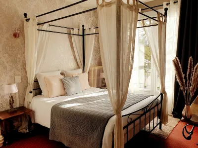 Logis Hôtel Saint Cyr Yvoy-le-Marron 호텔